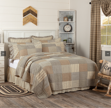 Load image into Gallery viewer, Sawyer Mill Charcoal King Quilt 105Wx95L