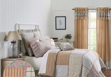 Load image into Gallery viewer, Kaila Luxury King Quilt 120Wx105Li