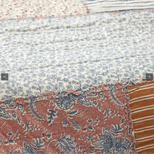 Load image into Gallery viewer, Kaila Luxury King Quilt 120Wx105Li