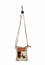 Load image into Gallery viewer, Vuierra Rivet Small & Crossbody Bag