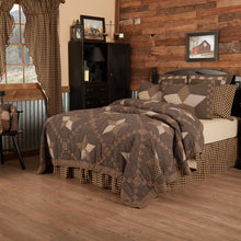 Load image into Gallery viewer, Farmhouse Star Luxury King Quilt